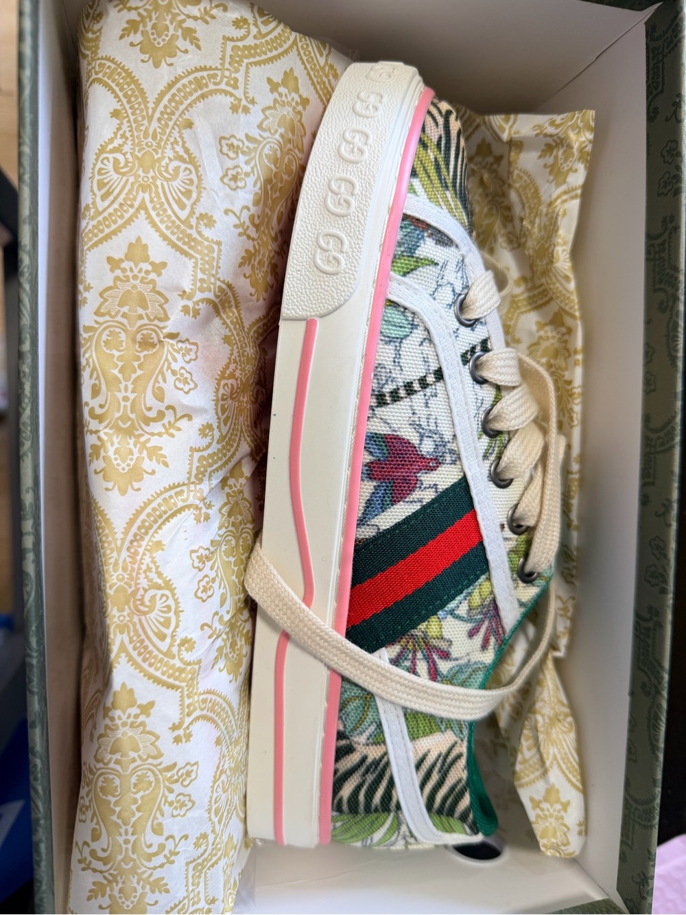 Women’s shoes